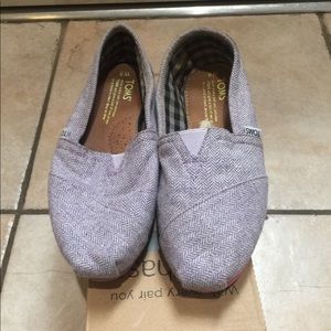 Toms